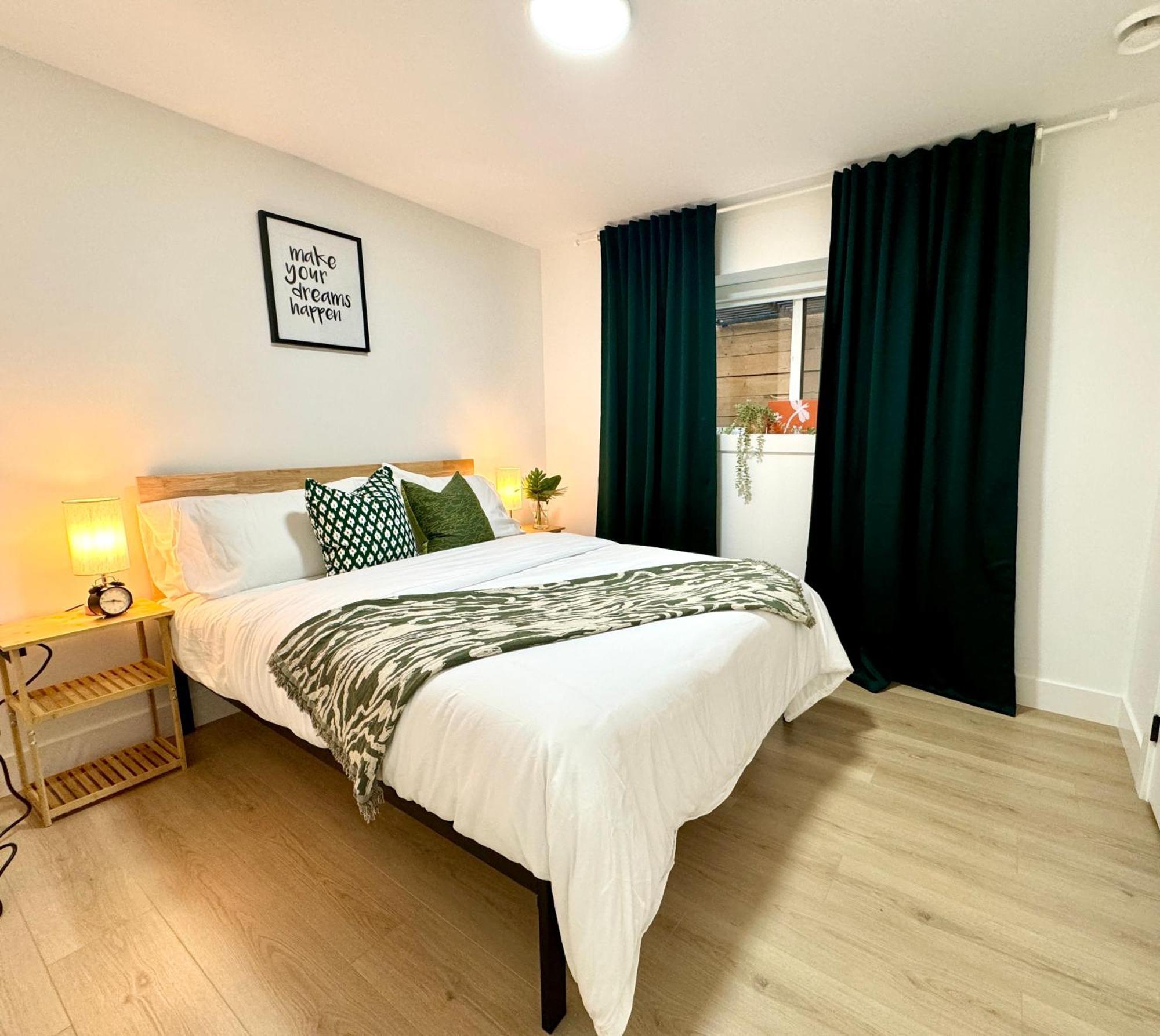The Sunset Haven- Cozy 2Br Basement Suite Near White Rock サレー エクステリア 写真